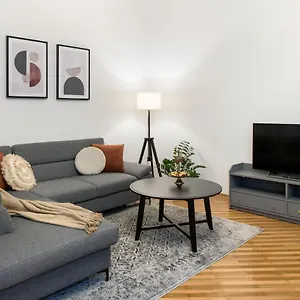 Wawelove Pilsudskiego - 3 Bedroom Apt. With Balcony And Free Parking! Apartmán